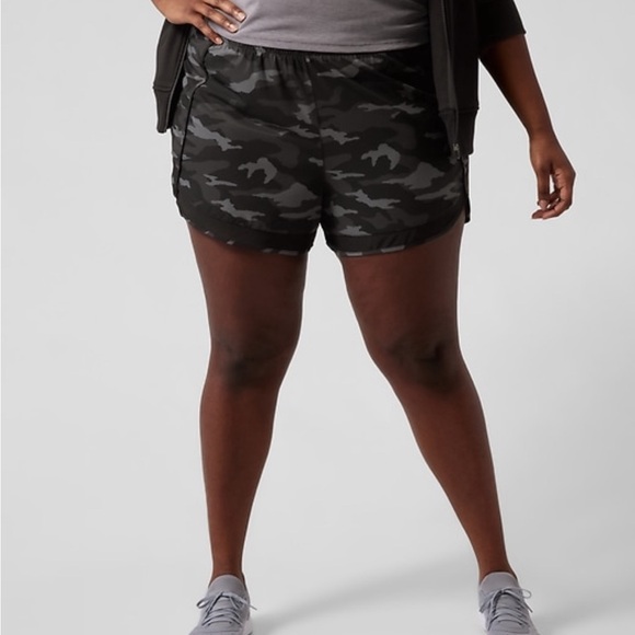 New with Tags | Athleta | Mesh Racer Run Mid Rise 4 Short - Picture 5 of 8